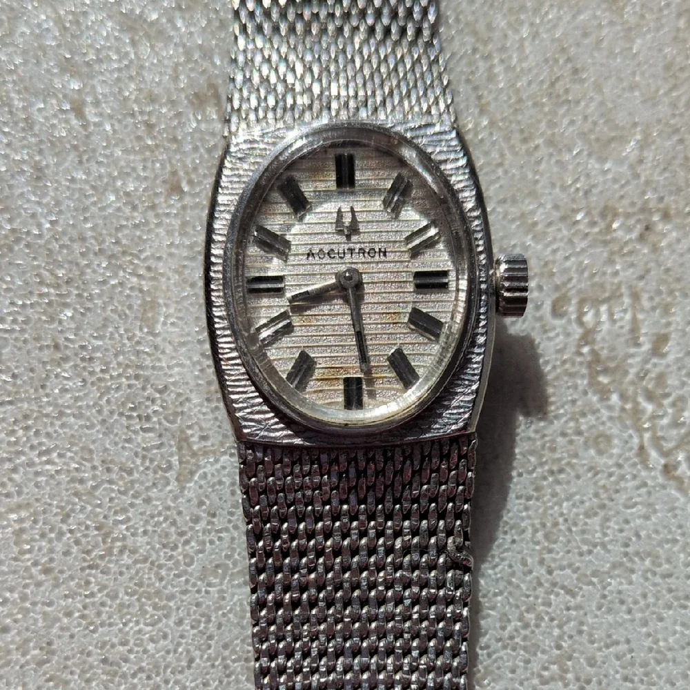 Accutron by Bulova 10k Gold Filled 1970s Vintage Mesh Bracelet Ladies Watch